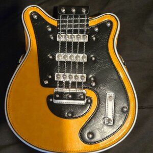 BRAND NEW WITH OUT TAGS NEVER USED BOYS OR GIRLS   SZ  SMALL GUITAR SHOULDER BAG